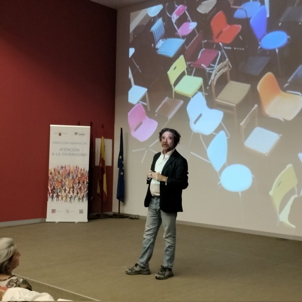 inclusivarm's tweet photo. Iniciamos las actividades de la tarde con @yoramonbarrera y su charla de motivación sobre "Del tengo que ir" al "Quiero estar" #JornadasAbsentismoEscolar @iesramonarcas @CPRRegionMurcia @Educarm https://t.co/nVobhCsKeL