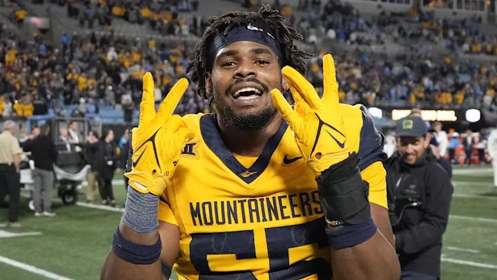 IsaacChukwurah1's tweet image. #AGTG After a great conversation with @coach_willgreen I am blessed to say that I have EARNED a Division 1 Offer from @WVUfootball #HailWV🏔️💙💛