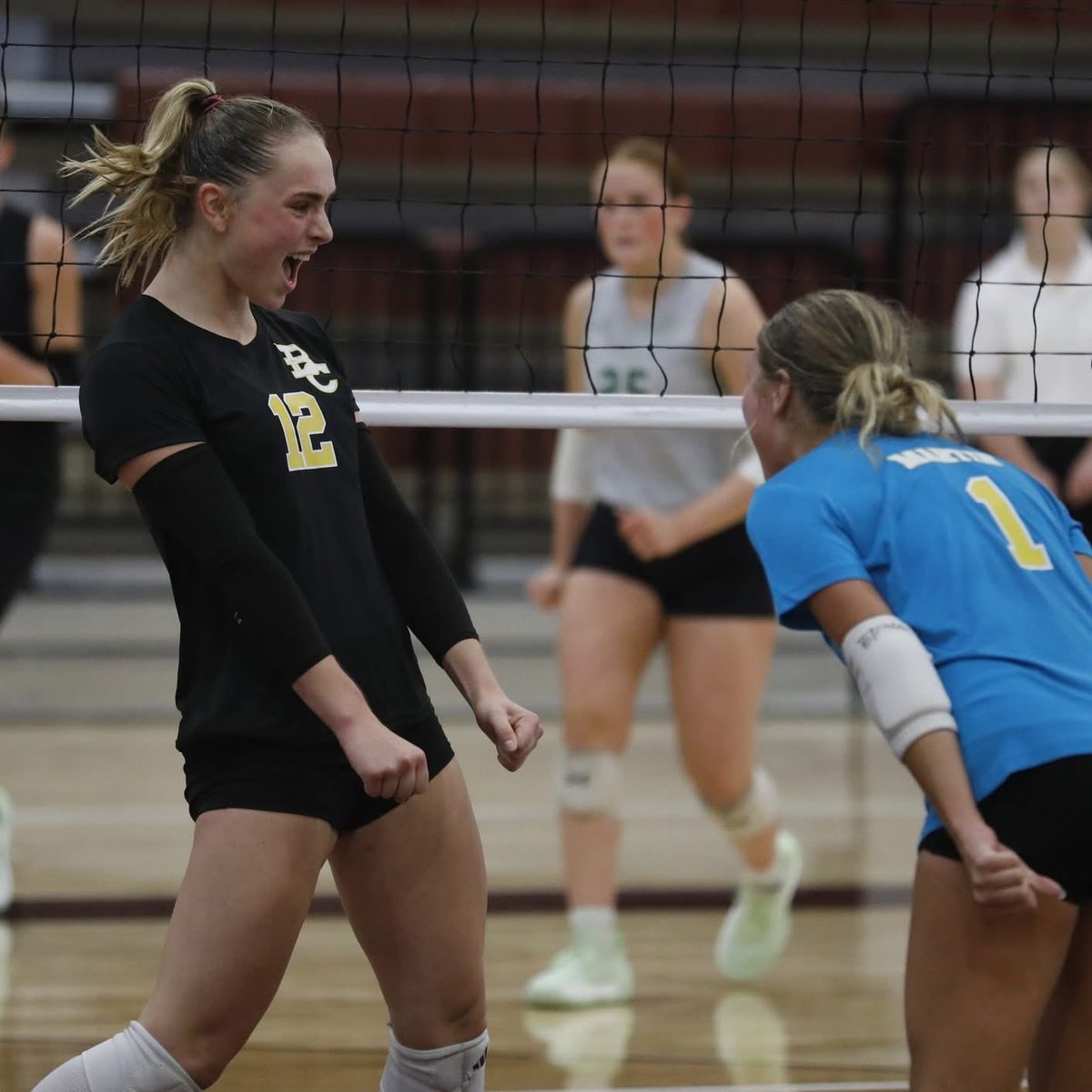 How we’re feeling going into our final night of the regular season. Heights and Wichita West at Heights. #BCVB 💪🏼