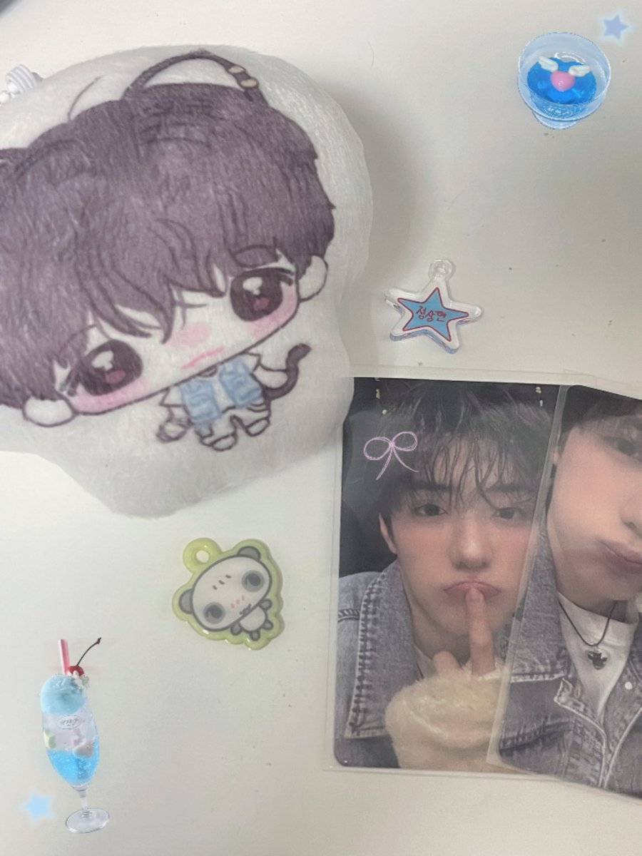 𓂃◌𓈒𓐍 정상현 슈가하𖦹l 세트 나눔 이벤트 𓆉 ⋆⁺₊⋆ ‧͙

생각보다 쿠션키링이 너무 잘나와서 •• 한번 더 나눔해요 ♪

#follow + #rt 1분께 사진 속 상현이 쿠션키링과 포카
세트를 보내드립니다 .ᐟ (쿠션키링1 &amp; 포카2종)

✷ 배송비 당첨자 부담
✷ 국내 주소 한정
✷ 추첨 10 / 30 ~