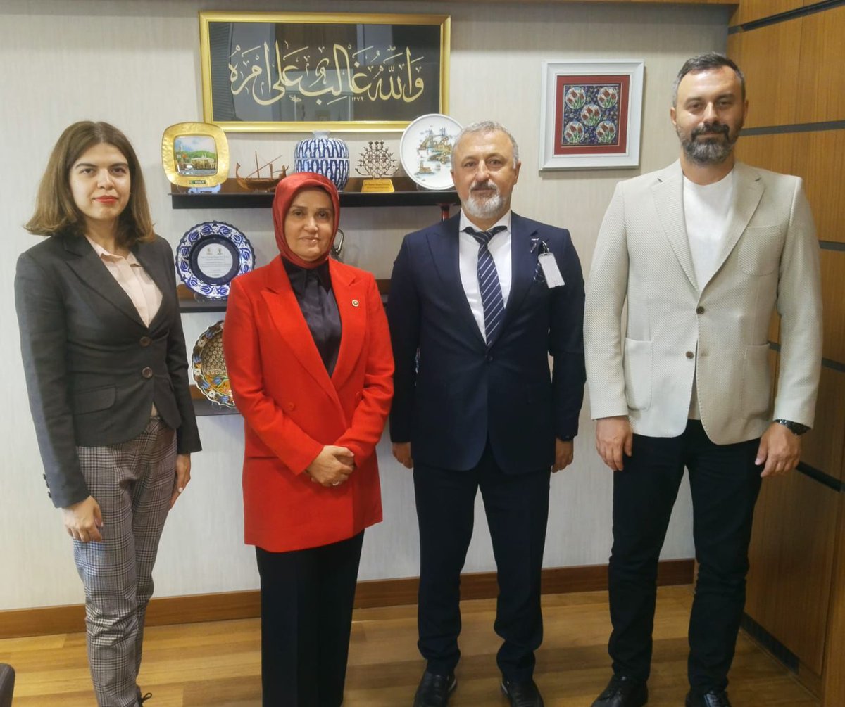 Akparti İstanbul Milletvekili Sağlık, Aile, Çalışma Ve Sosyal İşler Komisyonu Sözcüsü Sayın Dr. Ümmügülşen ÖZTÜRK ile Kasım 2024 yılında yayımlanmış Aile Hekimliği Sözleşme ve Ödeme Yönetmeliği’nin 1. Yılında yaşanabilecek sorunlar ve genel aile hekimliği konuları hakkında