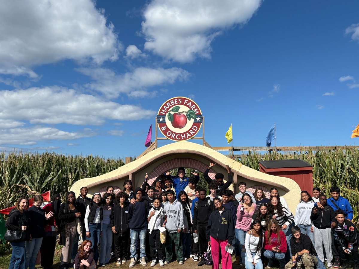 FpcaWest's tweet photo. Our 8th graders had a blast at Harbes Apple Farm! 🍎 From picking apples to planning delicious creations in Mrs. Gulisano’s class, it was a fun-filled day full of hands-on learning and real-world connections. #WHerARTS #FPCA #WHeRiseTogether https://t.co/1I7jw2umCJ