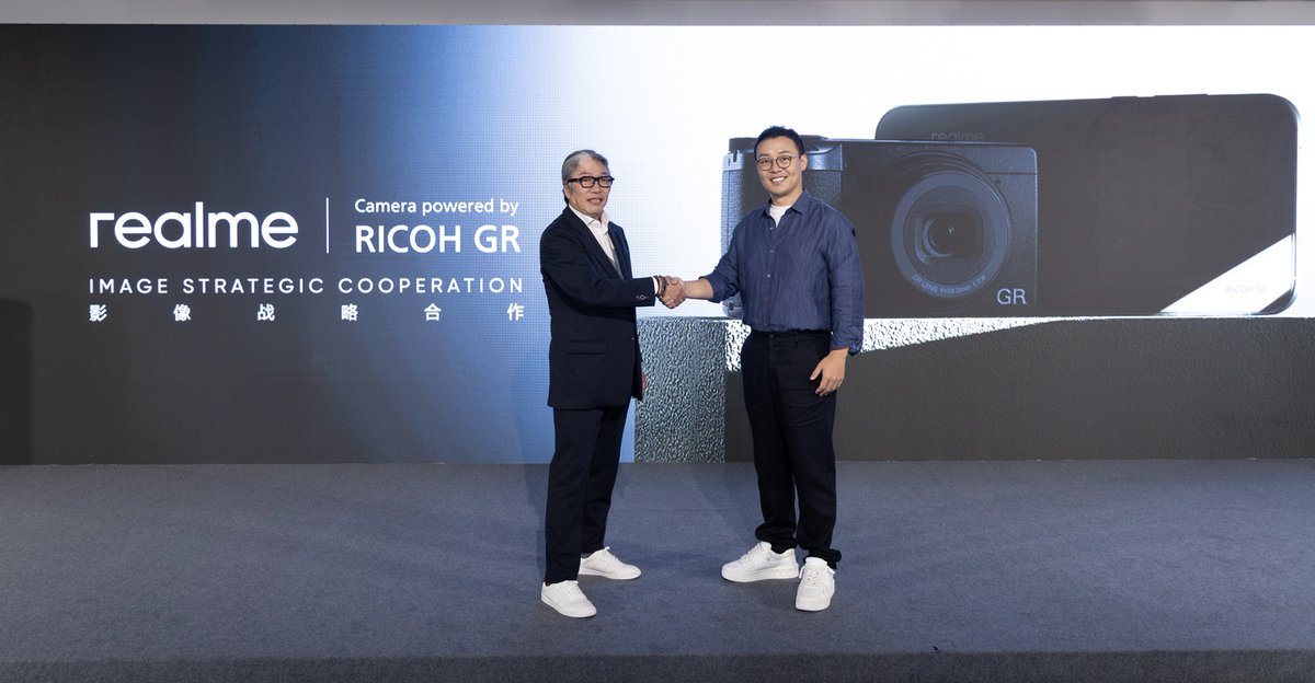 ChaseXu_'s tweet image. So excited to unveil realme GT 8 Pro's Ricoh GR Camera System at today's Image Strategic Cooperation Launch!
4 years in one snap, we've built the ultimate street photography shooter just for you. Get that iconic, straight-out-of-camera Ricoh aesthetic with every single shot.…