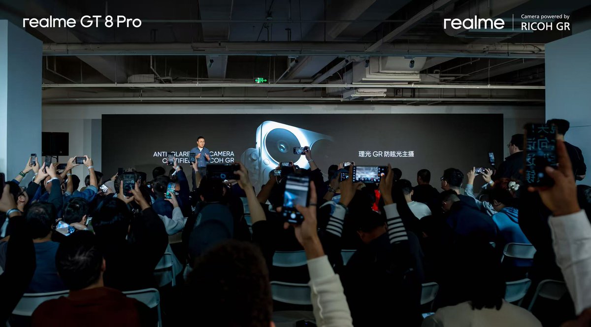 ChaseXu_'s tweet image. So excited to unveil realme GT 8 Pro's Ricoh GR Camera System at today's Image Strategic Cooperation Launch!
4 years in one snap, we've built the ultimate street photography shooter just for you. Get that iconic, straight-out-of-camera Ricoh aesthetic with every single shot.…