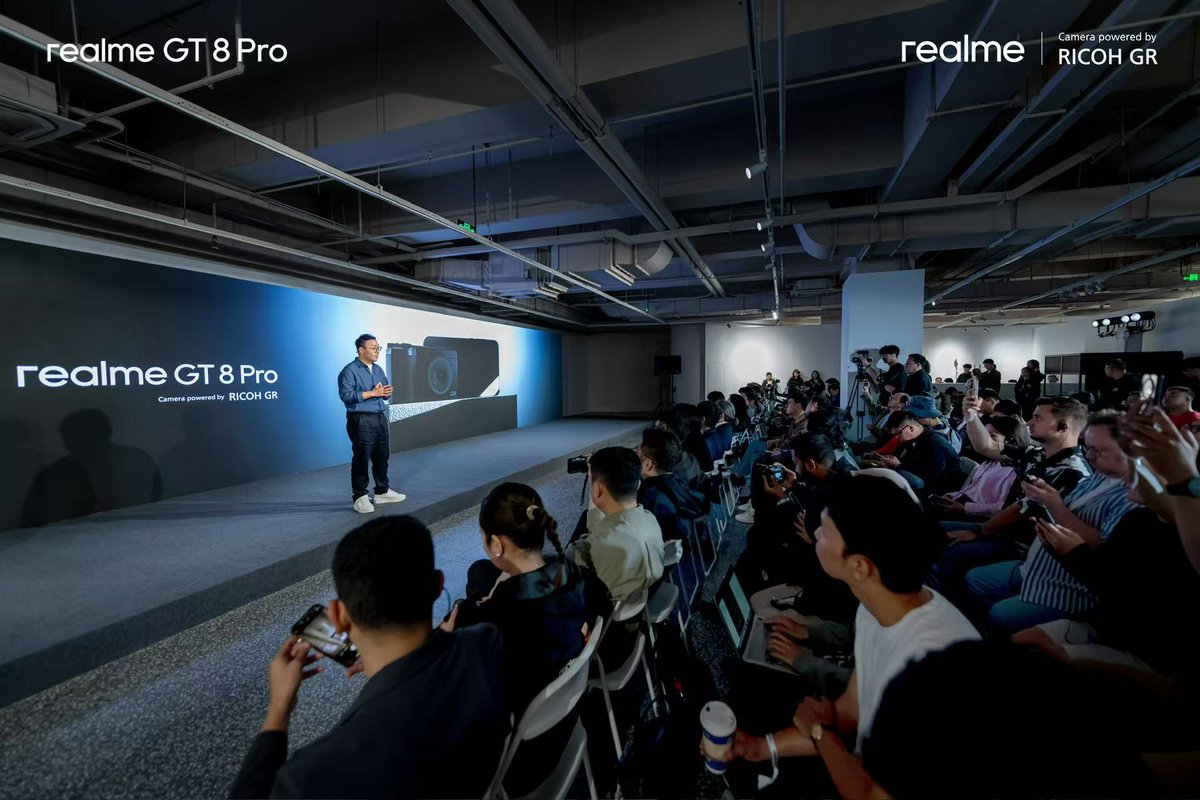 ChaseXu_'s tweet image. So excited to unveil realme GT 8 Pro's Ricoh GR Camera System at today's Image Strategic Cooperation Launch!
4 years in one snap, we've built the ultimate street photography shooter just for you. Get that iconic, straight-out-of-camera Ricoh aesthetic with every single shot.…