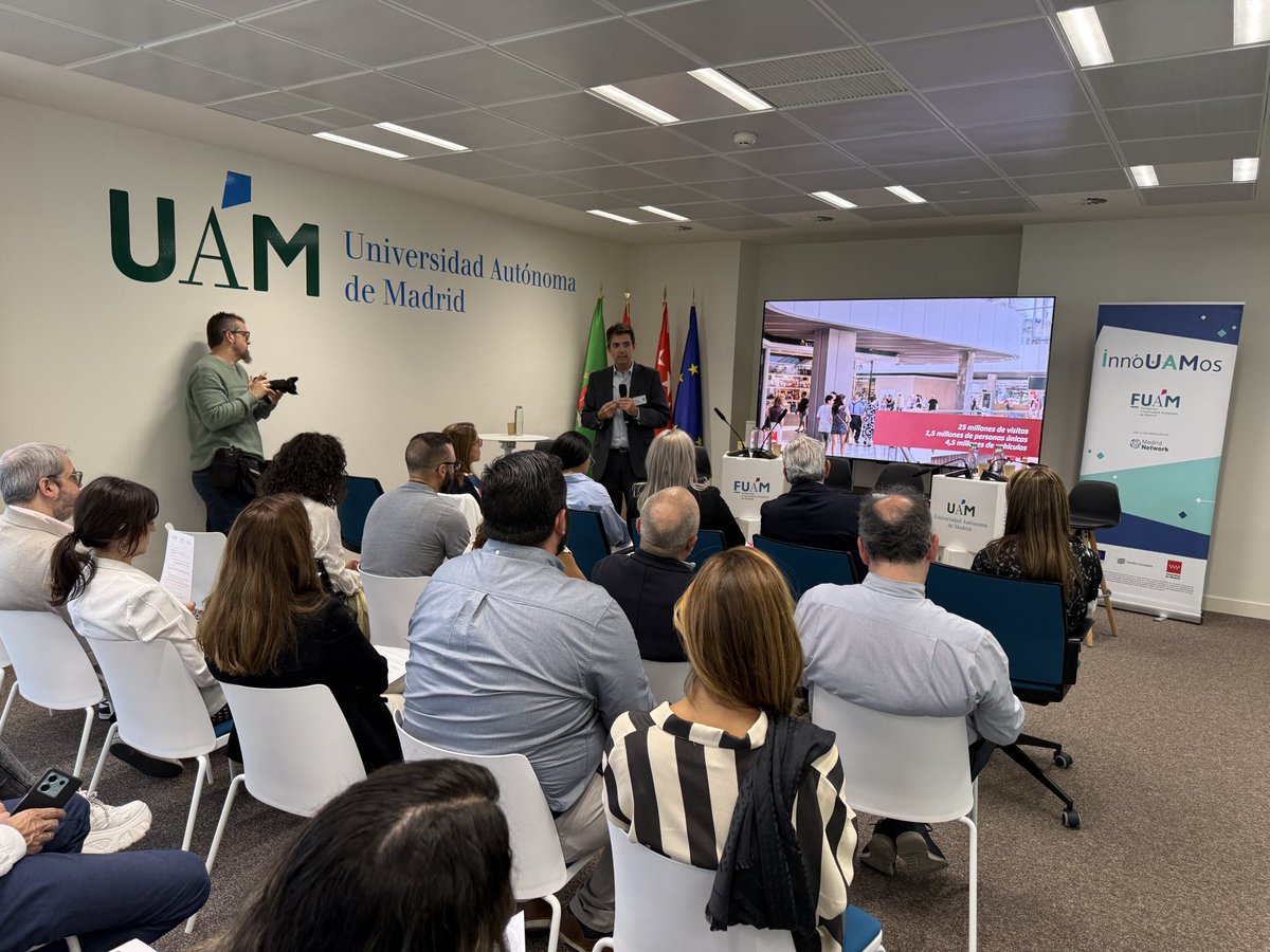 🚀 ¡Comienza la 5ª sesión del ciclo #InnoUAMos Exploramos cómo la #InteligenciaArtificial está transformando el #retail y el #ecommerce
Rocío Schettini, directora de <a href="/fuam_uam/">FundaciónUAM</a> y <a href="/gemasanzs/">Gema Sanz Sanz</a> nuestra directora de RR.II dan la presentan la jornada y dan paso a  la Keynote <a href="/LaVaguada/">La Vaguada</a>