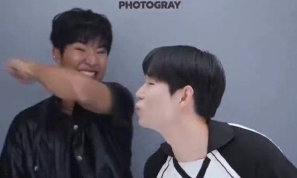 나한테 우정은 이런건데 끼발 ㅠㅠㅠㅠ