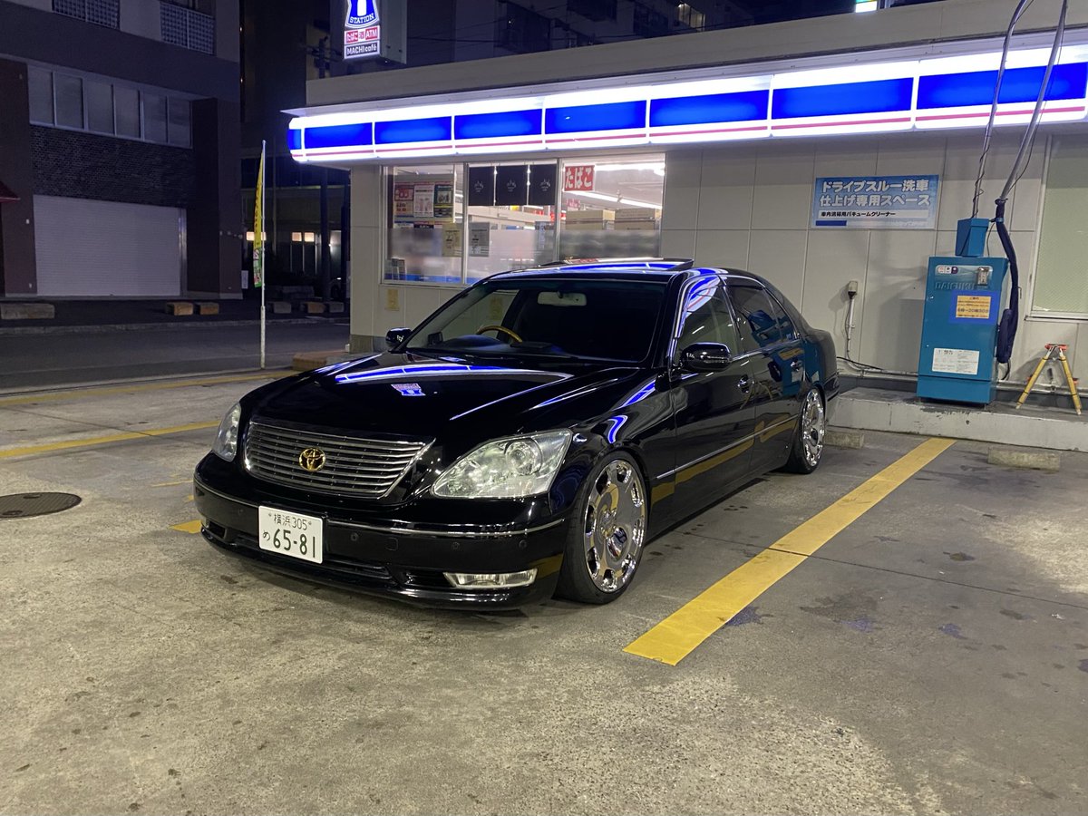 緩募で売ります。
欲しい人いたら売ります。
セルシオ31後期
最上級グレードUCF31 cfi
黒革マルチサンルーフってやつ
純正メッキ(状態良し)+よくわからん19インチメッキ4本
社外よくわからんマフラー
一時抹消渡し
質問はDMまで✋
急ぎじゃないから80万くらい？
友達値引きあり
