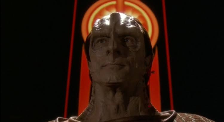 realGulDukat's tweet image. Temporal Magazine wrote a relatively good story about me, but the picture may be the Worst of All Time. They “disappeared” my hair, and then had something floating on top of my head that looked like a floating crown, but an extremely small one. Really weird! #StarTrek #Sisko197