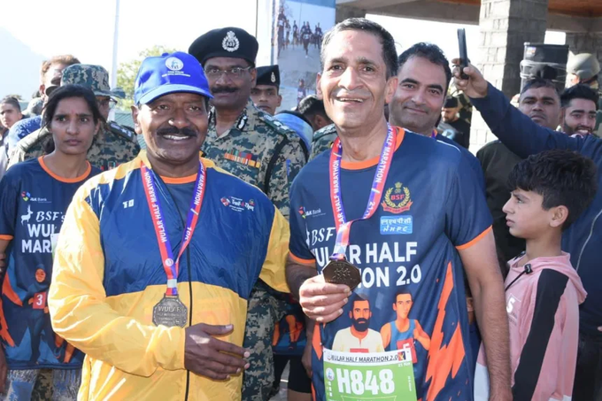 Mantash56627002's tweet photo. Over 3,000 runners united to save Wular Lake & promote Kashmir tourism at the Wular Half Marathon 2.0! A perfect blend of sportsmanship, community spirit, and conservation. Proud to see youth & BSF coming together for a greener, vibrant Kashmir! #SaveWular #Kashmir #RunForNature https://t.co/r63W4cUCEM