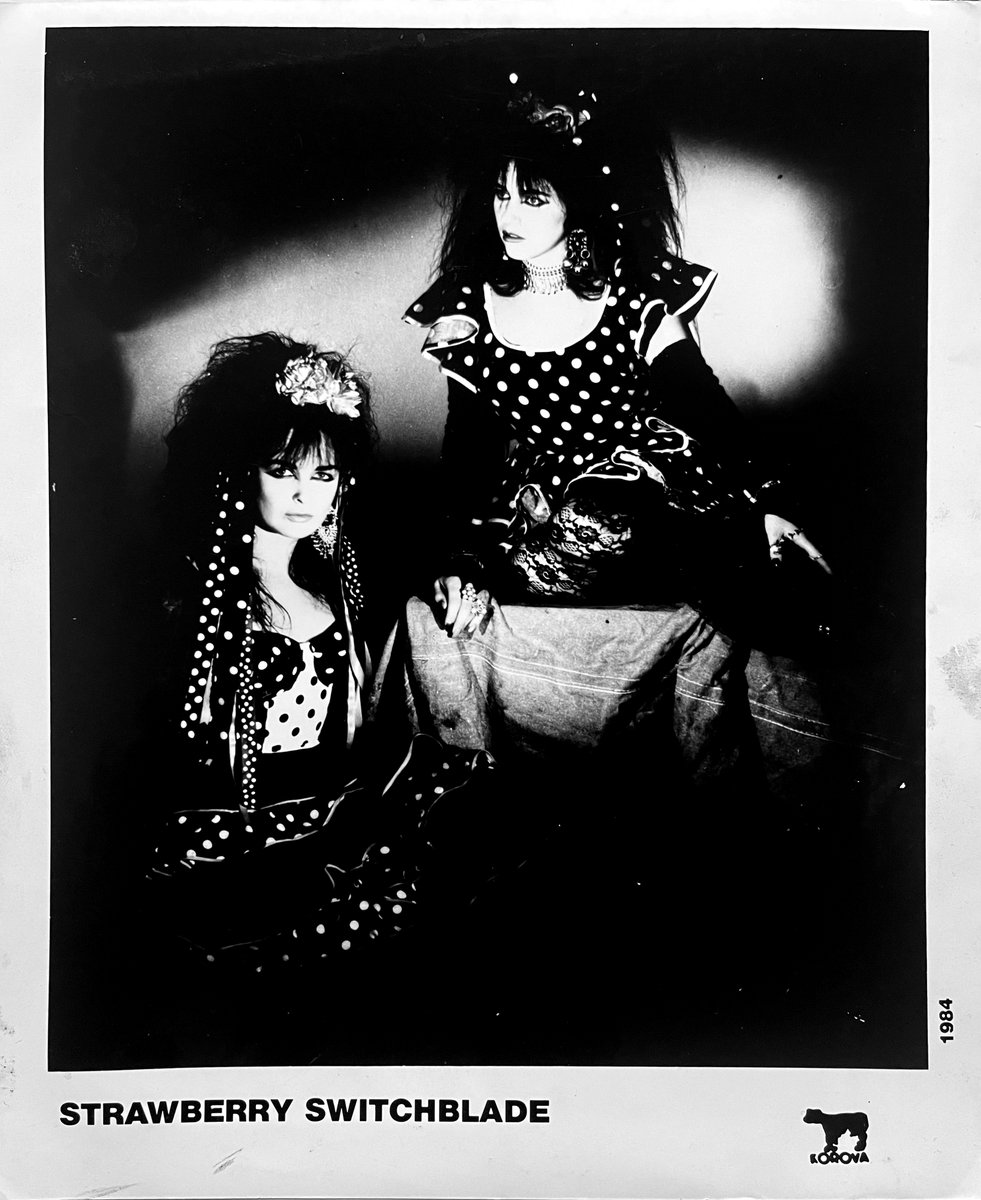 Strawberry Switchblade record company promotional photos for the press, 1984.

📸1 - unknown
📸2 - Peter McArthur
📸3 - Paul Cox