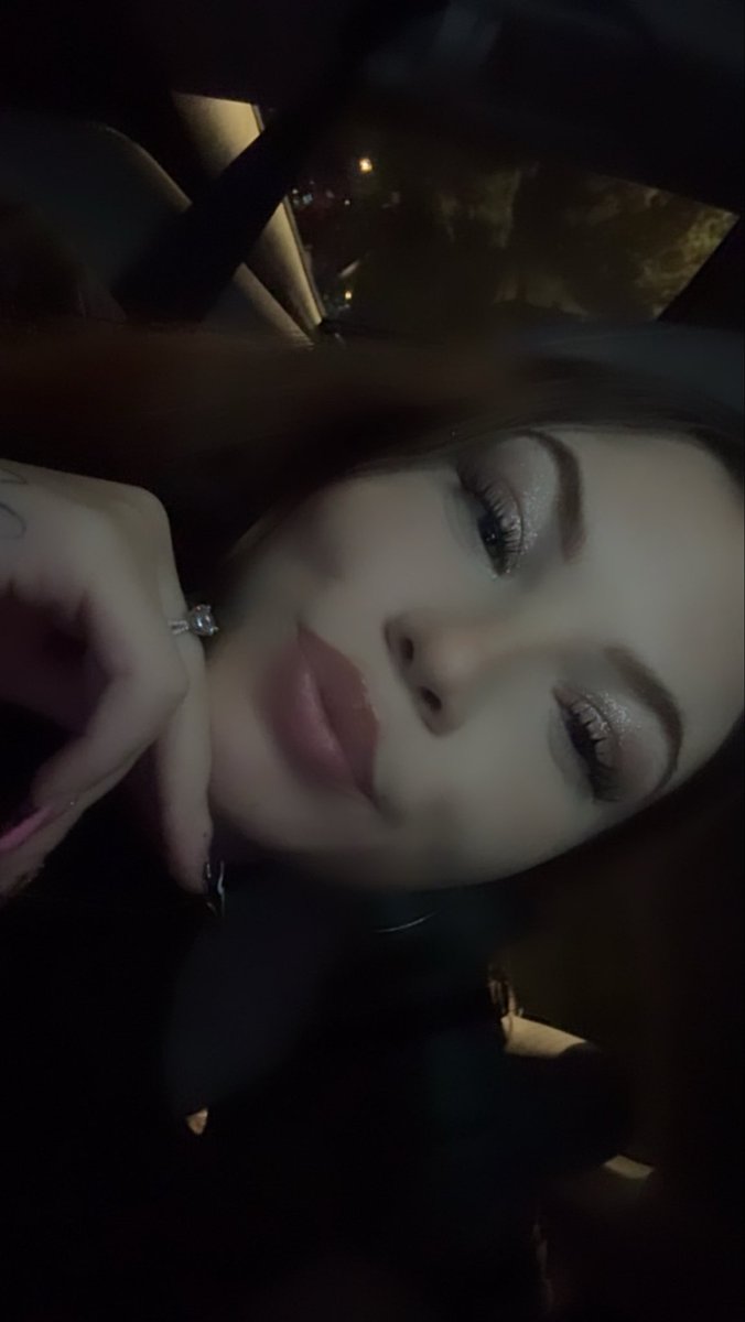 GingerRicanBaby's tweet photo. Pretty face 🫣 https://t.co/3nCnWZV5z4