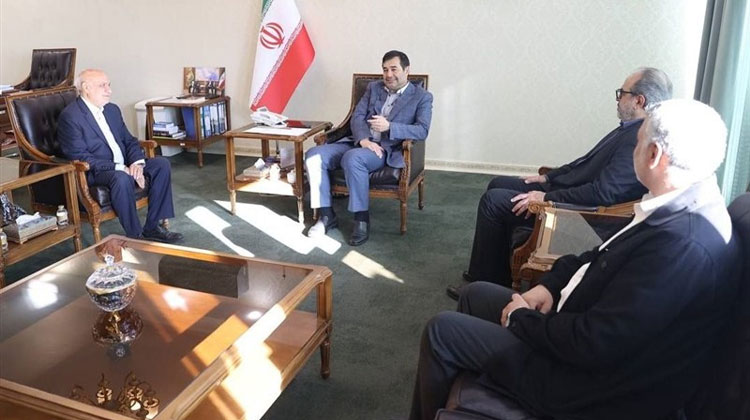 vandasport's tweet image. دنده عقب وزارت #ورزش به دانش ورزشی تیم های ملی

در دیدار دنیامالی با سفیر #ایران در کره شمالی، با اشاره به مدال های وزنه برداری آنها از آوردن مربیان کره ای خبر داد، سفیر هم از استادیوم 165 هزار نفری، نظم، امنیت، بهداشت و پاکیزگی آنها تعریف کرد!
ادامه در...
vandasport.com/4146/