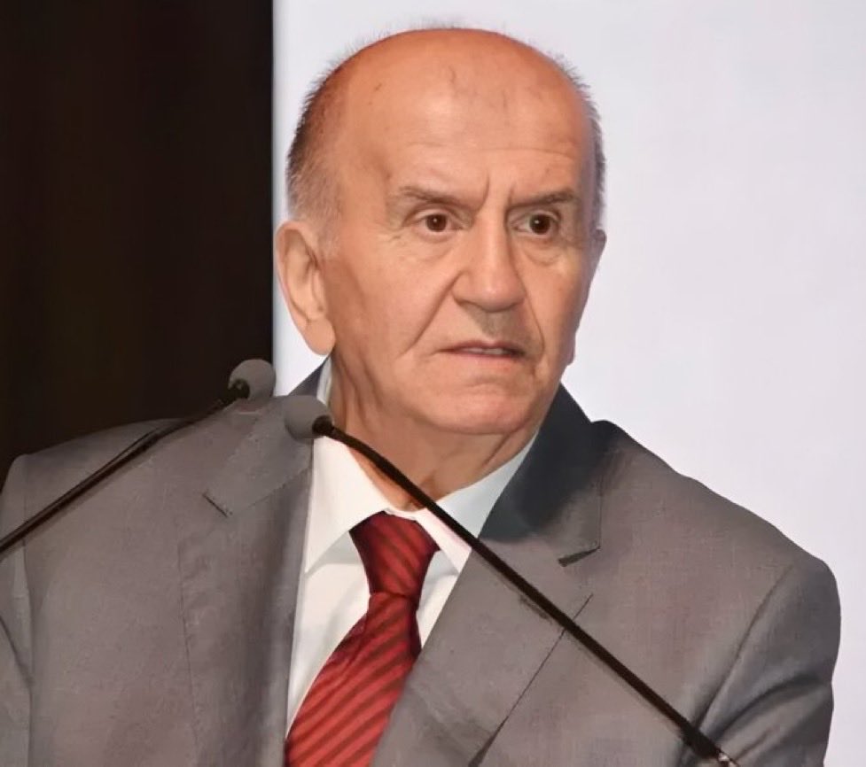 Gazeteci Taner Ünal’dan adeta kapak gibi cevap:

“Bizi yönetenler, 46 bin Arap’ı öldüren Netanyahu’ya ne diyor?
-Katil!

50 bin Türk’ü öldüren Öcalan’a ne diyor?
-Kurucu önder!

Demek, Türkiye’de Türk’ü öldürmek suç değil.

Demek, Türkiye’de Türk’ü öldürmek, övülesi bir