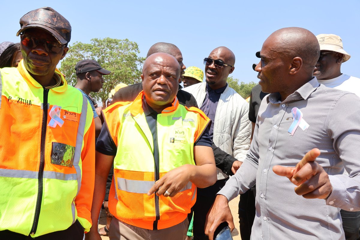 JDA_joburg's tweet photo. 🌆 Two JDA Projects in focus! 🌟

Earlier today, the @CityofJoburgZA Executive Mayor, Cllr @DadaMorero, led a High-Impact Service Delivery Operation in Region A.

Among the highlights were two key JDA projects — the Kaalfontein Multipurpose Centre and the Kopanong Sports Complex. https://t.co/yJwvrcGMWz