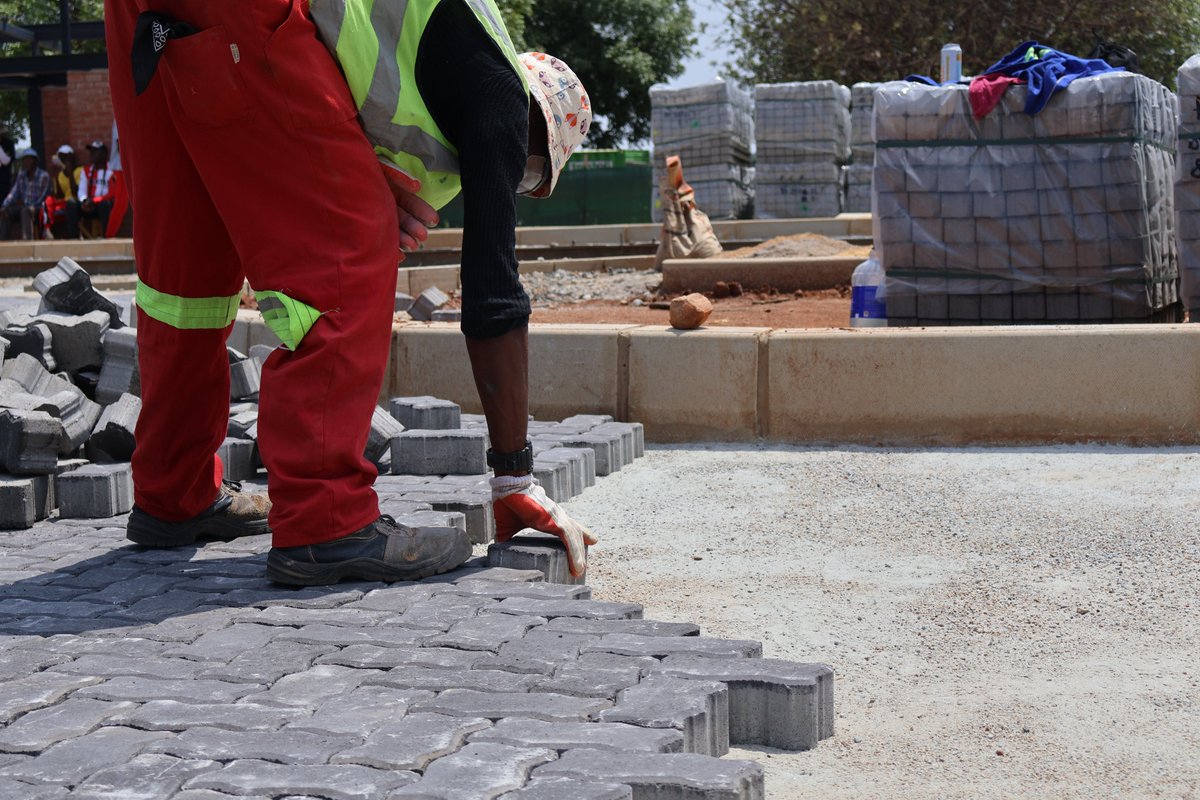 JDA_joburg's tweet photo. 🌆 Two JDA Projects in focus! 🌟

Earlier today, the @CityofJoburgZA Executive Mayor, Cllr @DadaMorero, led a High-Impact Service Delivery Operation in Region A.

Among the highlights were two key JDA projects — the Kaalfontein Multipurpose Centre and the Kopanong Sports Complex. https://t.co/yJwvrcGMWz