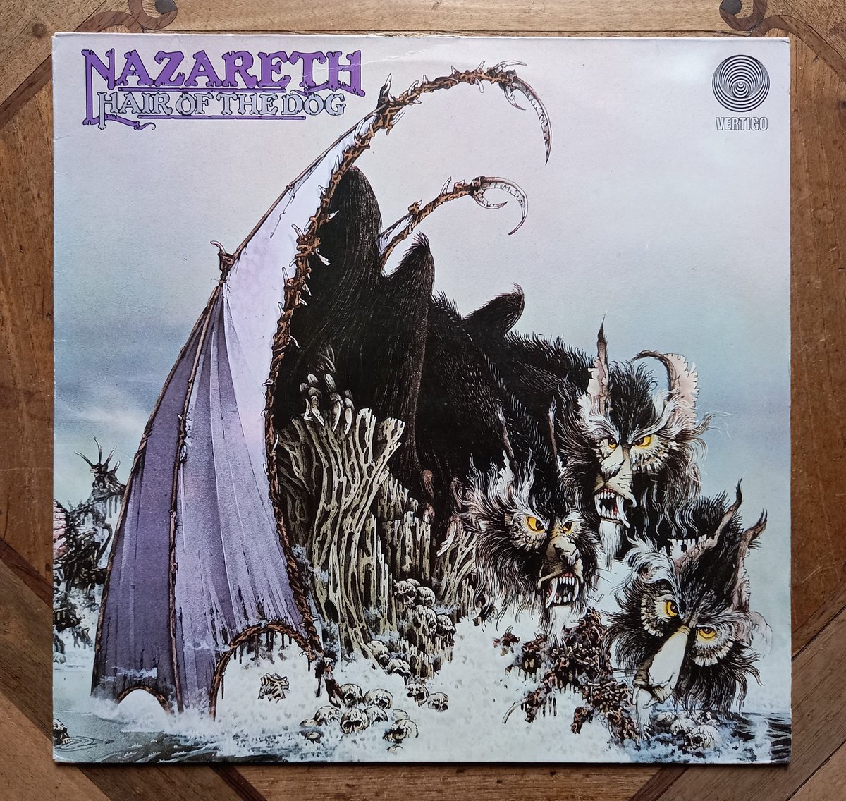 ComplicatedElke's tweet photo. #NowPlaying
"Hair Of The Dog" by
NAZARETH of 1975
#Rock #HardRock #BuesRock
#Nazareth 🏴
#DanMcCafferty
In memory of Dan McCafferty, founding member and singer, born on this day in 1946
. https://t.co/m3dGBo0Xhu