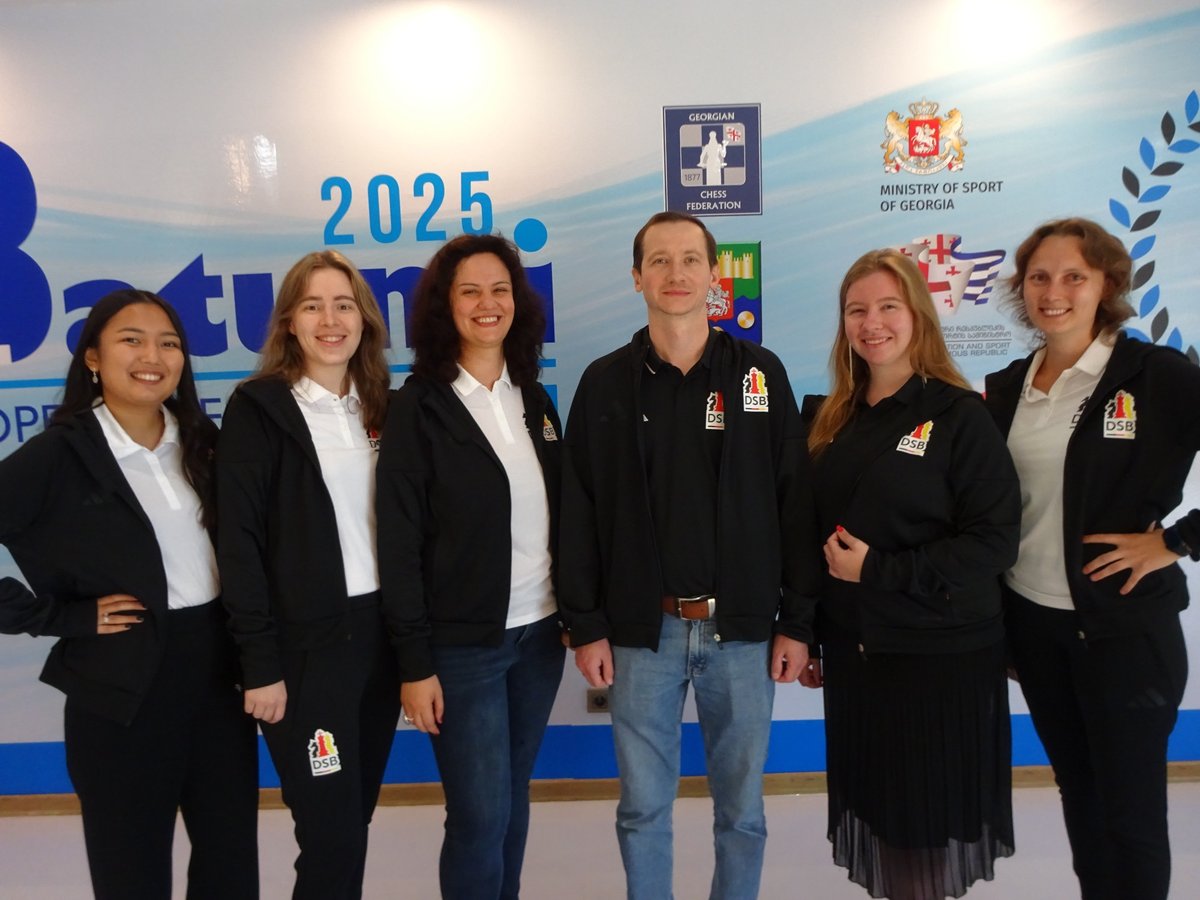 Die Deutsche Frauen-Nationalmannschaft gewinnt Bronze bei der Schach-EM. Die erste EM-Medaille unserer Frauen-Nationalmannschaft in der Verbandsgeschichte, nach einem starken Turnier und einer geschlossenen Teamleistung.

Herzlichen Glückwunsch, ein toller Erfolg!

📷<a href="/Schachbund/">Deutscher Schachbund</a>