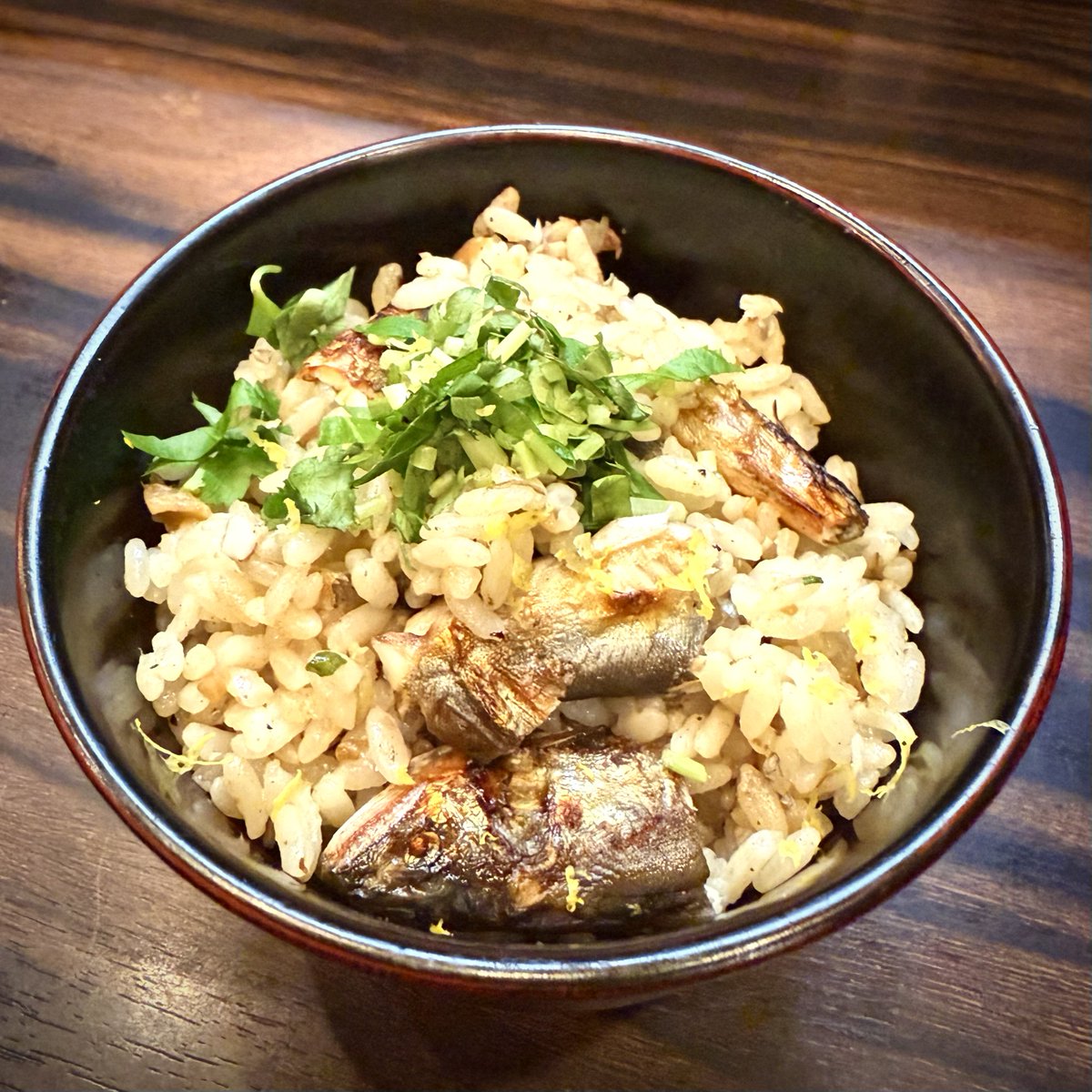 ［台東区］らーめん稲荷屋
限定：鮎のビストロスタイル＋鮎ごはん

料理に関するストーリーや調理方法のこだわりなどを質問すれば気さくに何でも教えてくれる店主さんが、今一番楽しく向き合っている料理は、もしかしたらデリバリー限定の辛味まぜそばかもしれないww

#ごちそうさまでした🙏🏻
