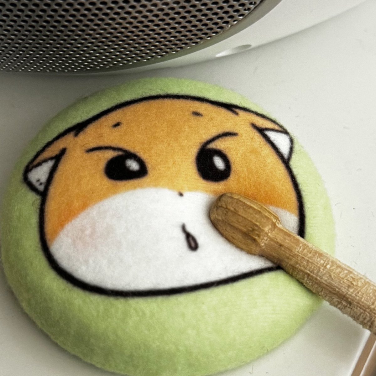 이거........... 제가 쓸라고 만든 말랑이뱃지인데
귀여워서 고민하다....... 한 분.. 보내드리고싶어요❗️
볼따구를 마구잡이로 만져도 화내지 않아요🤭
rt해주시면 내일 이시간에 당발할게요‼️