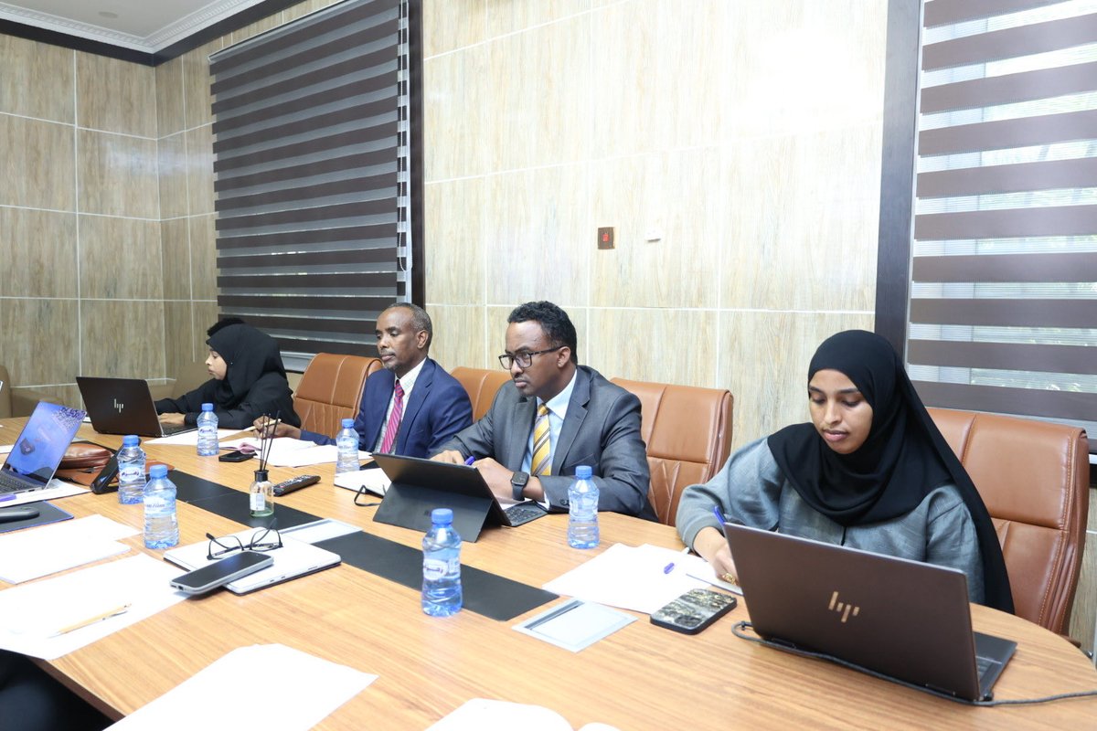 MoPIED_Somalia's tweet photo. Directors of M&E and Planning at @MoPIED_Somalia, Mr. @mohamudnurr and Mr Mohamed Weli, today held a productive meeting with the leadership of @SaveChildrenSO to strengthen #collaboration, #transparency, and #accountability in the ongoing #developmentprograms. #Somalia https://t.co/6mUaqivt1c