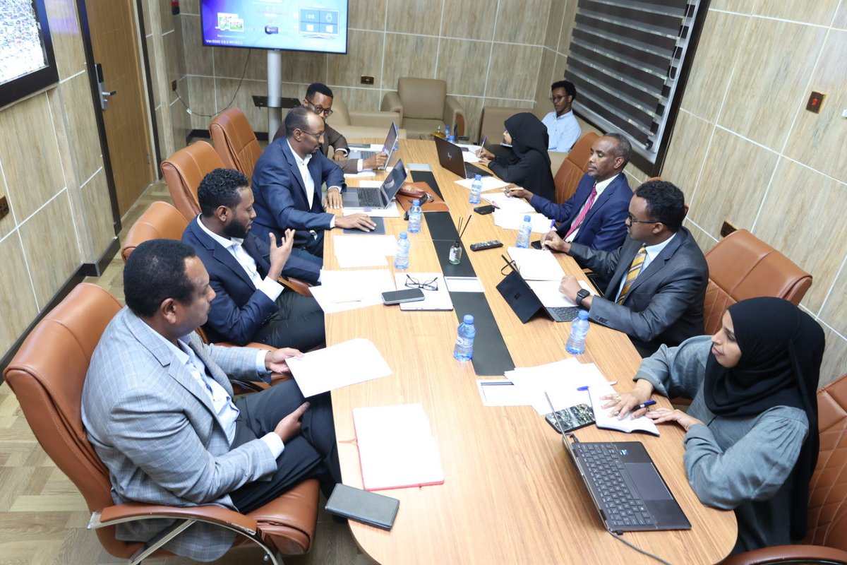MoPIED_Somalia's tweet photo. Directors of M&E and Planning at @MoPIED_Somalia, Mr. @mohamudnurr and Mr Mohamed Weli, today held a productive meeting with the leadership of @SaveChildrenSO to strengthen #collaboration, #transparency, and #accountability in the ongoing #developmentprograms. #Somalia https://t.co/6mUaqivt1c