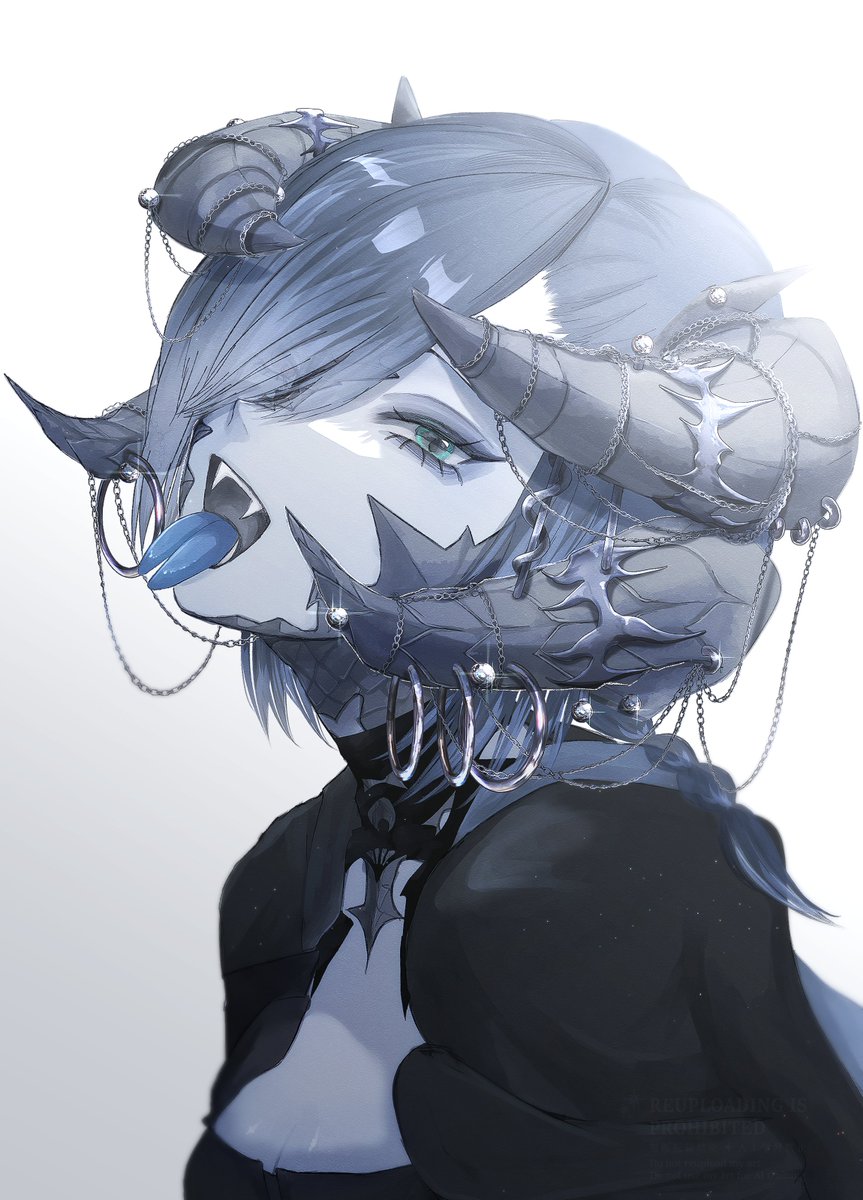 mmmpi54's tweet image. 多角ピアス💙