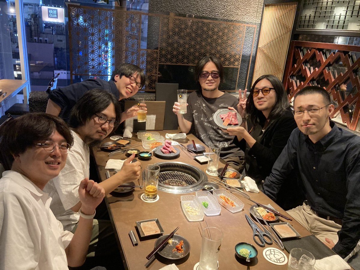 なんと！さわおさんが焼肉に連れて行ってくれました！！！！

…………さわおさんが焼肉に連れて行ってくれました？🤔何？夢？