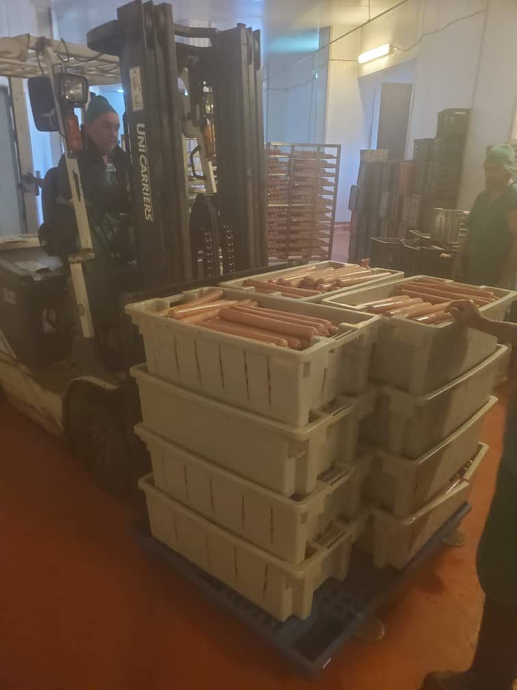 Nuestro equipo trabaja arduamente para garantizar que cada porción de picadillo cumpla con los más altos estándares de calidad.
#CárnicaMayabeque
#AgroalimPorCuba
#Mayabeque