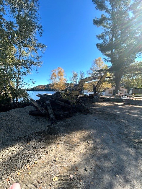 RUSSELL LANDING: The rehabilitation of Russell Landing on Kawagama Lake, including the construction of a new retaining wall, is underway! The project is anticipated to continue until November 28.