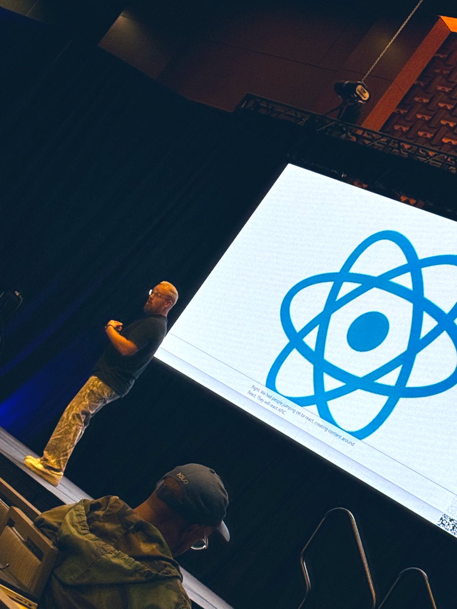 RoxanaCodes's tweet image. The magnificent @techgirl1908 settin’ the goose loose and @tdesseyn teaching us about…react?! 😁 (jk - ai and your career)
Nah, but these are some great keynotes. 🔥🔥🔥
#ato2025 #allthingsopen