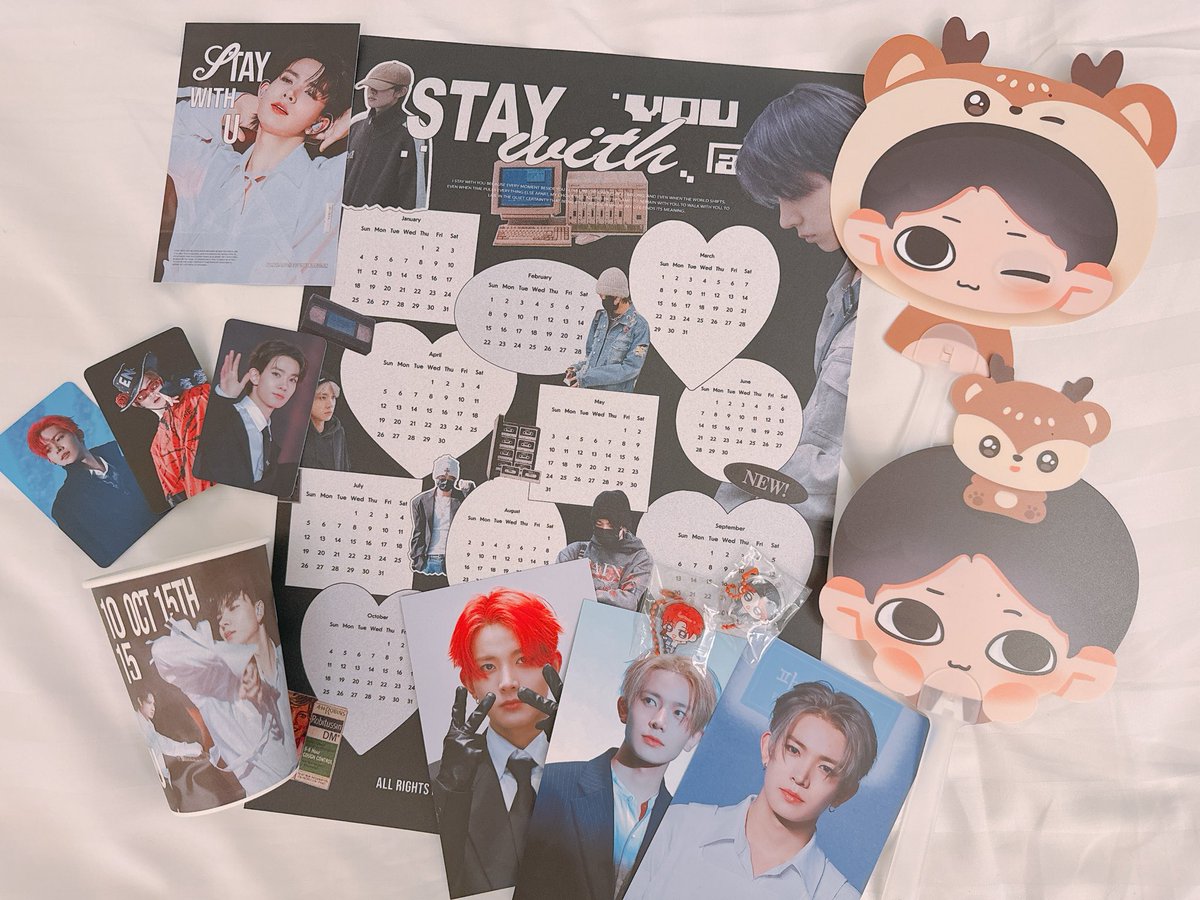 만두씅当たらなくて残念だったけど特典も全部可愛かった😭ヒスン誕生日おめでとう♡🎂

#STAY_WITH_HEESEUNG
#BornOfStarlightHeeseung
#희승이랑_영원히_함께할_1015
