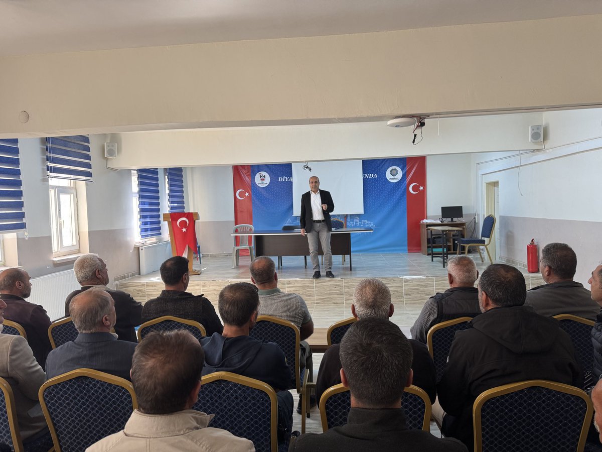 Müdürlüğümüze bağlı okullarımızda taşımalı eğitim kapsamında görev yapan okul servis şoförlerine Temel iş Sağlığı ve Güvenliği Eğitimi verildi.
<a href="/tcmeb/">Millî Eğitim Bakanlığı</a> 
@Yusuf_Tekin
<a href="/omurfatih/">Ömür Fatih Karakullukçu</a>
<a href="/meb_dhgm/">Destek Hizmetleri Genel Müdürlüğü</a> <a href="/mebisgb/">İşyeri Sağlık ve Güvenlik Birimi Daire Başkanlığı</a> <a href="/ozkan_meb/">Özkan AVCI</a>
<a href="/sadoglu_salih/">Salih Sadoğlu</a>
<a href="/berhuni47/">Hasan BERHUNİ 🇹🇷</a>
<a href="/MustafaKndrn21/">Mustafa Kandıran</a> <a href="/IsgDiyarbakir/">Diyarbakır İl MEM İşyeri Sağlık ve Güvenlik Birimi</a>
<a href="/HaniKaymakamlik/">T.C. Hani Kaymakamlığı</a>