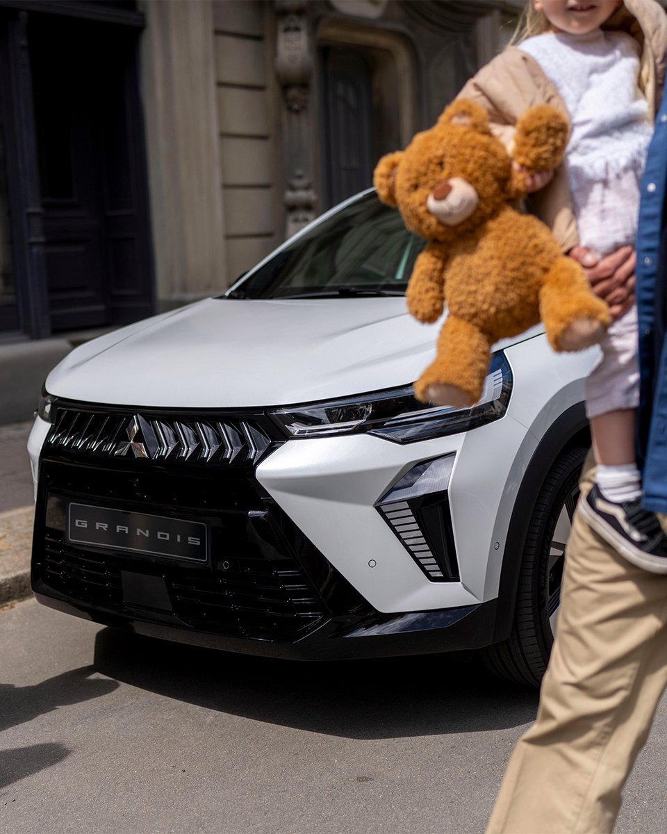 Un SUV que se adapta a tu ritmo.

El Mitsubishi Grandis combina el placer de conducir con la última tecnología. Gracias a sus motores electrificados y a sus completos sistemas de seguridad activa y pasiva, cada viaje es más eficiente, seguro y conectado.