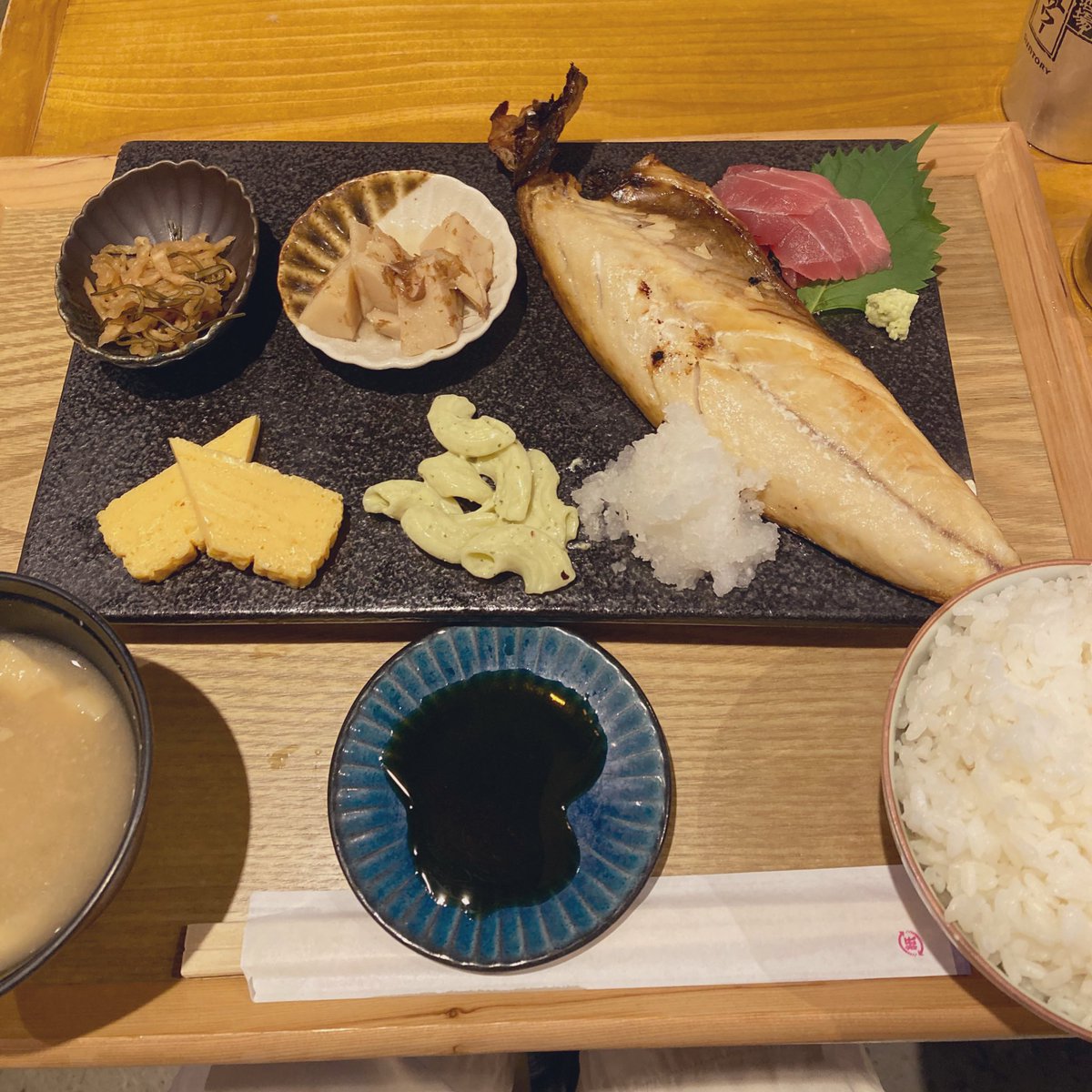 seashore_83's tweet photo. 月曜に行った高円寺の食堂でべこ。さん🐟
さばの文化干し定食も美味しかったけど、いつかポークジンジャーもいきたい…！

 #娯楽はご飯 https://t.co/vh4DsV2joa