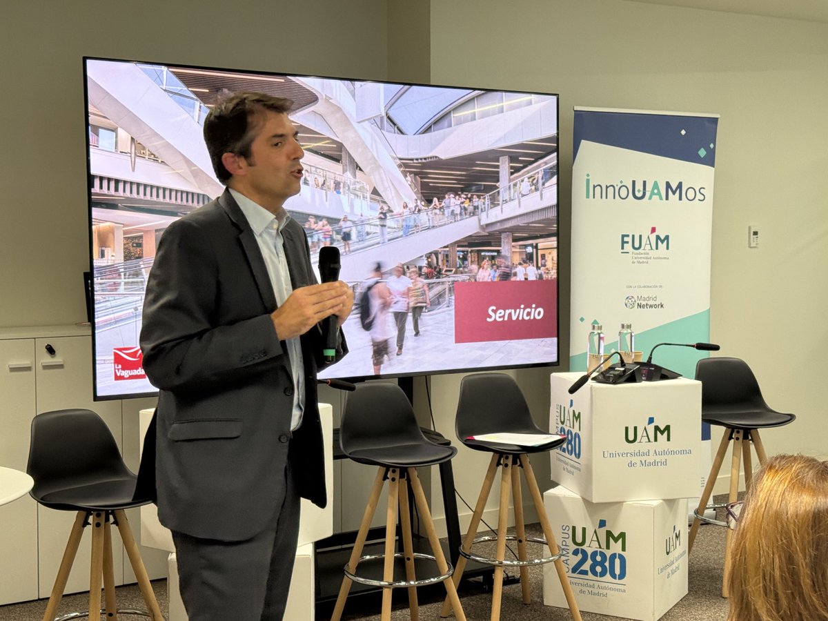 Inspiradora intervención de Jesús Hernández Esteban, subdirector de <a href="/LaVaguada/">La Vaguada</a> 🏬, en #InnoUAMos.
Nos ha mostrado cómo la innovación y la #IA están transformando la experiencia del cliente en el #retail 👏
 <a href="/fuam_uam/">FundaciónUAM</a> <a href="/gemasanzs/">Gema Sanz Sanz</a>