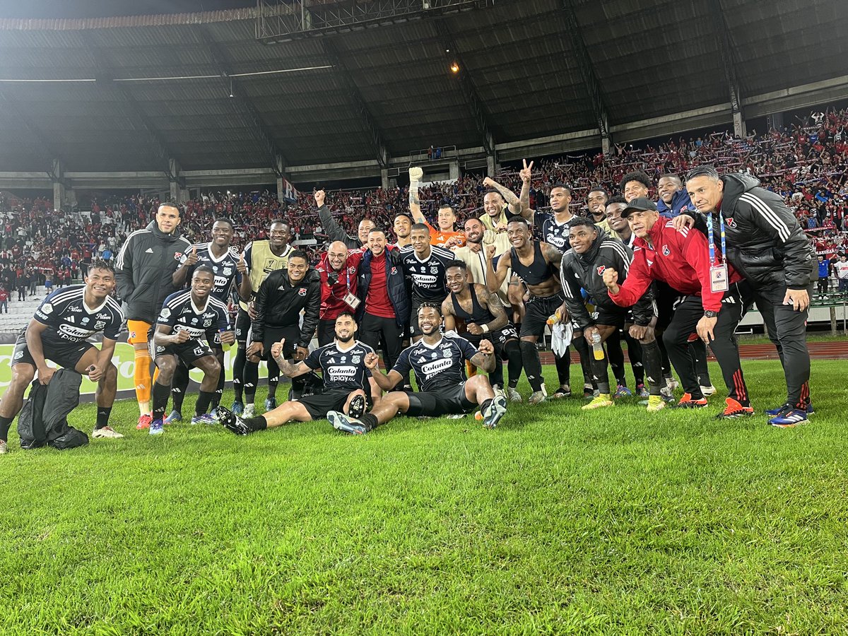 ¡𝗕𝗨𝗘𝗡𝗢𝟱 𝗗Í𝗔𝟱! ☀️❤️💙
𝗔𝗰á 𝘃𝗮𝗺𝗼𝘀 𝗼𝘁𝗿𝗮 𝘃𝗲𝘇, 𝗷𝘂𝗻𝘁𝗼𝘀 🤜🤛