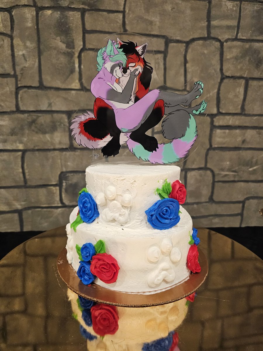 Big congrats to <a href="/minxtheredpanda/">Minx is a MARRIED</a> and <a href="/TamaskaKitsu/">🏳️‍🌈🏳️‍⚧️Kitsu🏳️‍⚧️🏳️‍🌈</a> !!! Love you both and I'm so happy for yall