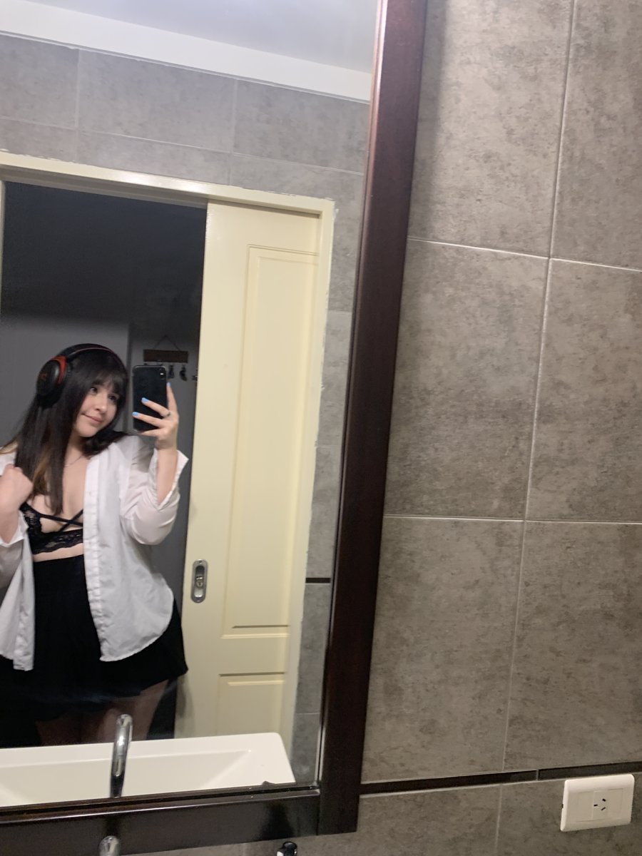 irismirell's tweet image. Exploring DC by day, stealing hearts by night… you in? 🇺🇸❤️

#WashingtonDC #DCVibes #DCLife #DCEvents #DCEats #DCCulture #VisitDC #DCInsta #DCPhotography #ExploreDC