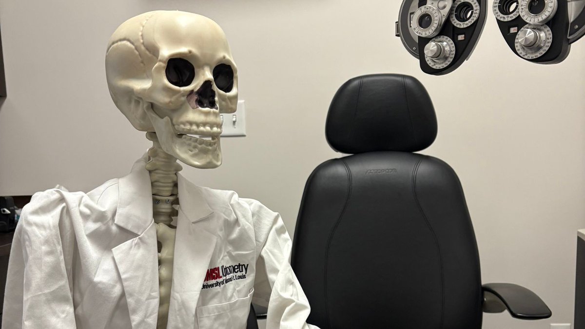 the_eye_pros's tweet image. Dr. Bones (our 4th doctor) consulting with Dr. Kunz in our Pocatello office 👀
No tricks — just treating patients to clear vision this fall! 🍂

Book your eye exam before the year ghosts you 👻
👉 theeyepros.com

#EyePros #PocatelloID #EyeCare #DrBones #SeeClearly