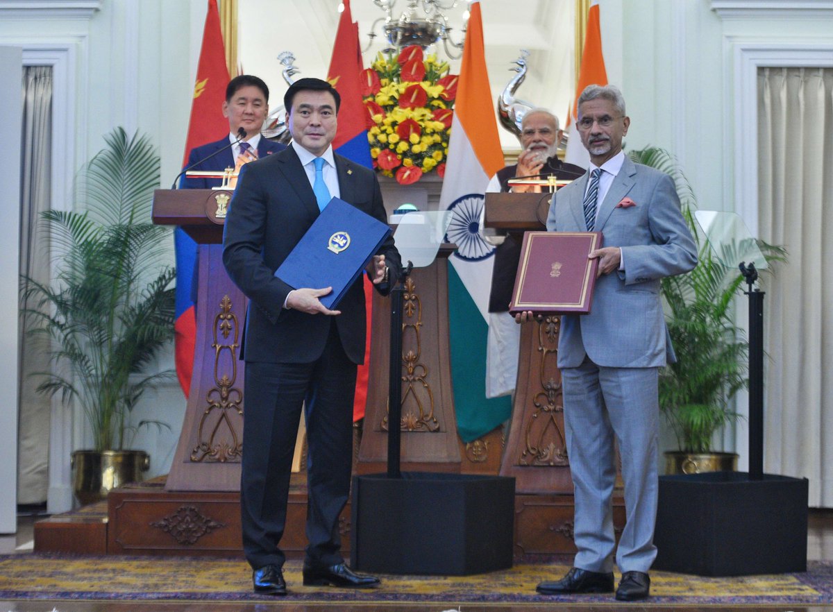narendramodi's tweet image. Cultural bonds are at the core of the India-Mongolia friendship. In this regard, we have taken key decisions like sending Holy Relics of Lord Buddha's two disciples from India to Mongolia, enhancing capacities for teaching Sanskrit at the Gandan Monastery, supporting Mongolia’s…