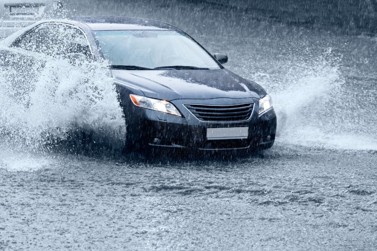 PrecisionAutoPl's tweet photo. With the wet weather to come, there are new issues your vehicle may suffer from. From leaking windows to loss of traction from bald tires, Precision Auto Repair has got your back! https://t.co/EvC8POVmiu