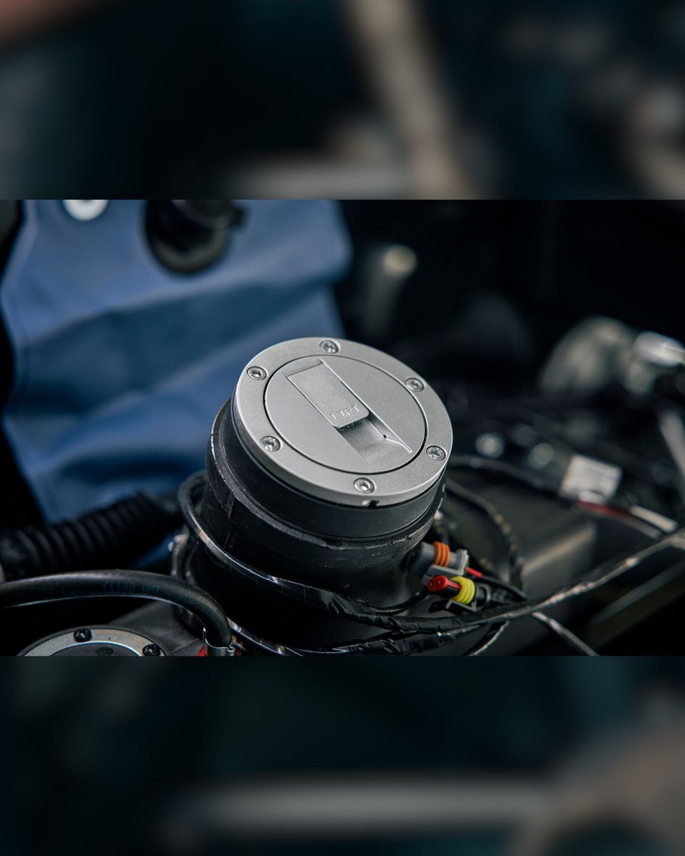 Marcos Motor Company tweet media