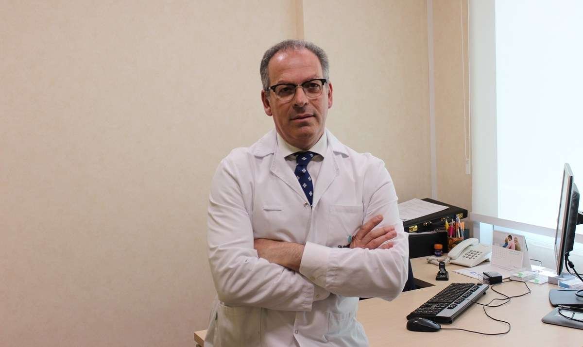 Ser físicamente activo y moverse, evitando un estilo de vida sedentario, es muy importante para nuestra salud. Lo explica el Dr. Enrique Puras Mallagray, jefe del Servicio de Angiología y Cirugía Vascular de nuestro hospital f.mtr.cool/pqardnzhgj vía <a href="/voz_populi/">Vozpópuli</a>
