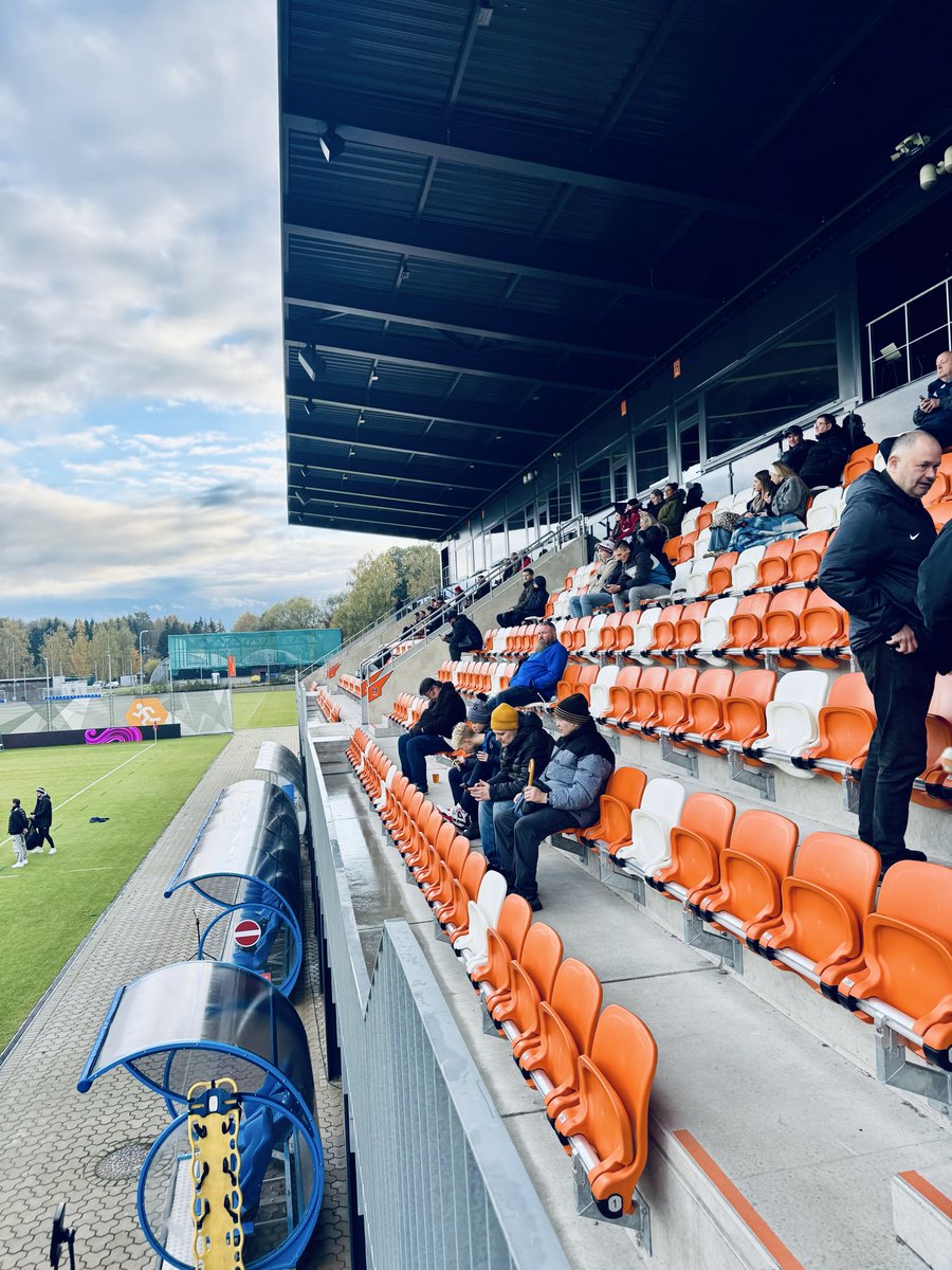 🇱🇻 Latvia u21 v Greece u21 🇬🇷 

That was boring. Back to the pub.