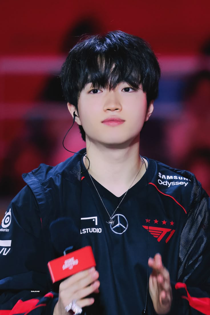 HBD! to our precious boy Keria! 
Feliz pumple a mi niño bonito! al mejor soporte de la LCK! feliz cumpleaños bombon! 
#Happykeriaday #T1Birthday #LOL