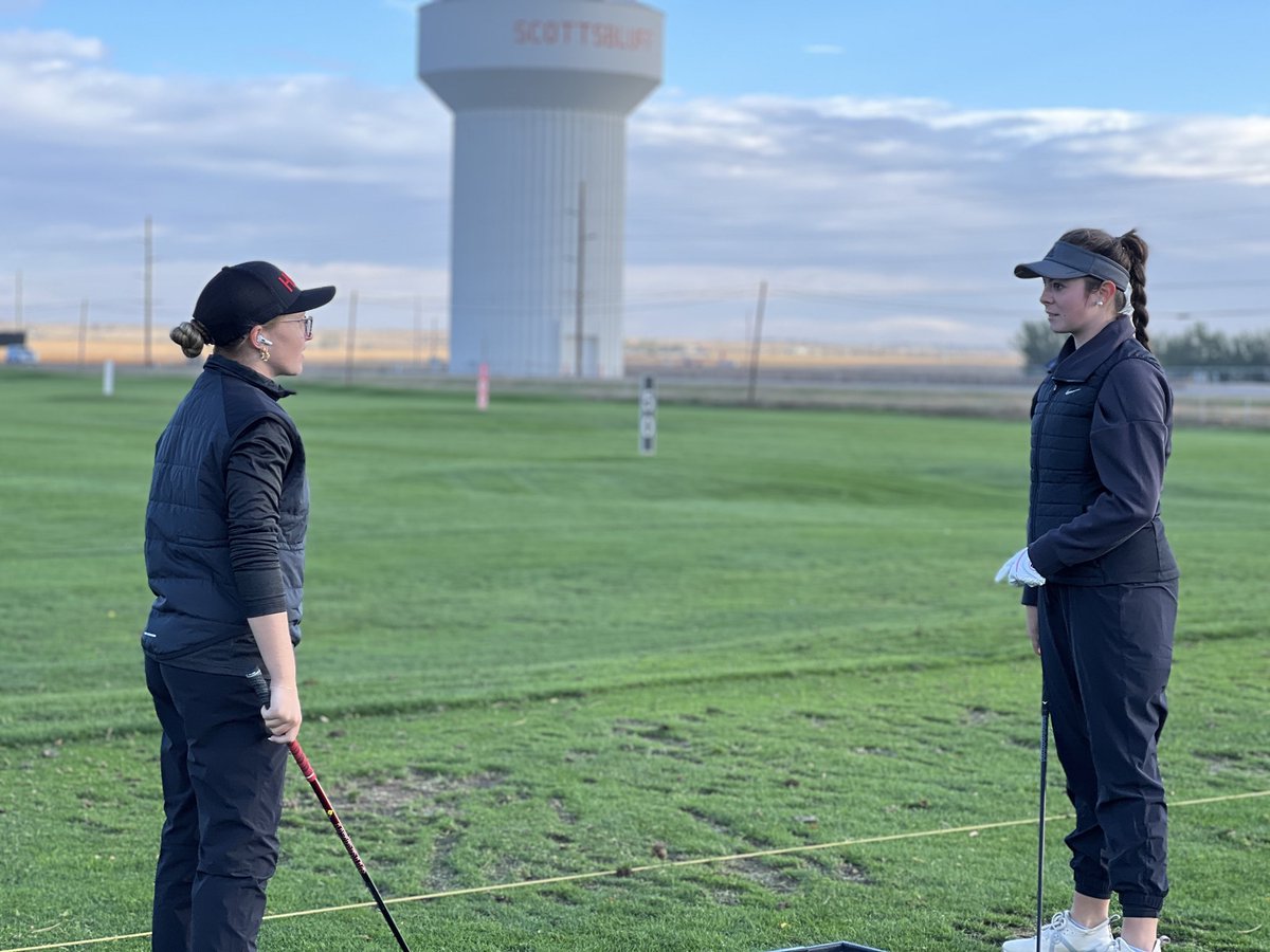🦌Senior Antler Golfers Ruby and Annabelle getting ready to play their last round of high school golf! 🥲🤘🏻