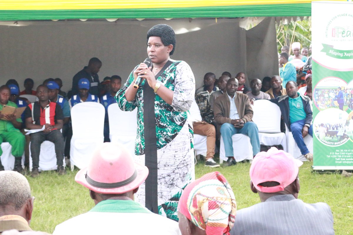 Uyu munsi, Abaturage bateraniye mu nteko z'abaturage zahujwe no kwakira ibyifuzo by'abaturage bizashingirwaho mu igenamigambi rya 2026-2027. #PES <a href="/Uwambajemariya6/">Uwambajemariya Florence</a> Meya <a href="/promulindwa/">MULINDWA Prosper</a> Visi Meya <a href="/Deonzabo2/">Deonzabo</a> Visi Meya <a href="/Ishi_pacy/">ISHIMWE Pacifique</a> bifatanyije n'abaturage mu gutangiza iyi gahunda.