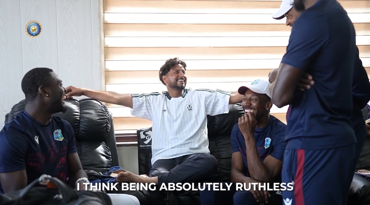 MidnightMusinng's tweet image. Team India in the West Indies dressing room after the match ! 

Lovely to see ❤️

#INDvWI #INDvsWI
