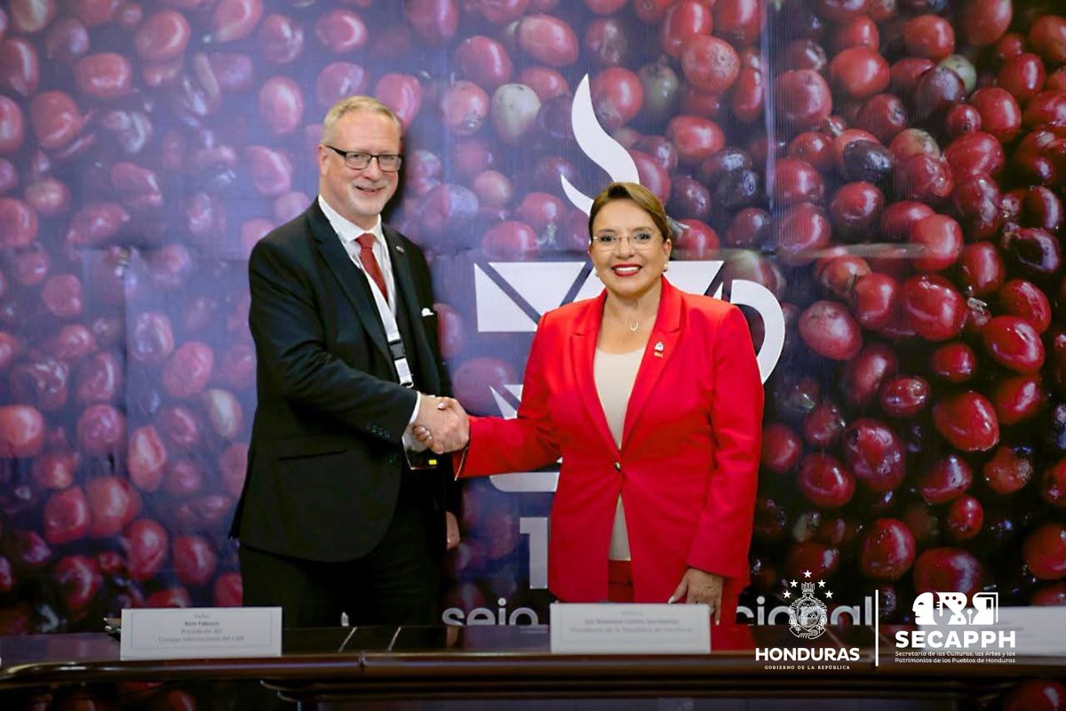 SECAPPH's tweet image. #SECAPPHINFORMA ☕️🇭🇳 ​¡Honduras se consolida como el epicentro mundial del café! 🌎

​La 140° Asamblea Internacional del Café en San Pedro Sula reúne a representantes de 77 países productores y exportadores. Es un acontecimiento histórico para nuestra nación.

​En este encuentro…